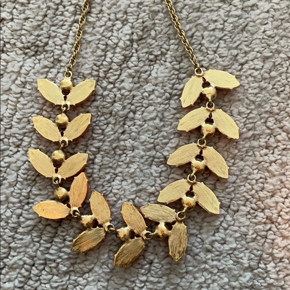 Kate Spade Flower Neckace - Picture 5 of 5